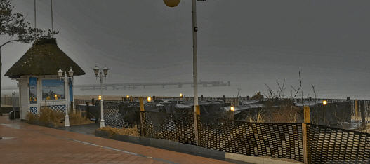 Bl&ouml;ser Lounge in den fr&uuml;hen Morgenstunden bei Nebel